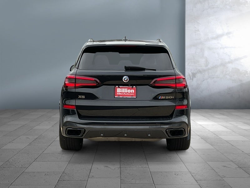 2023 BMW X5 — detail view