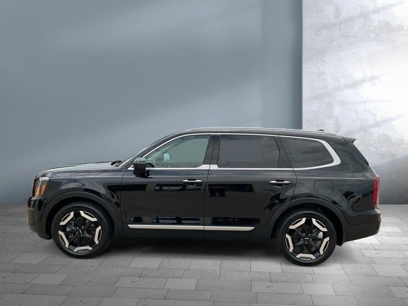 2024 Kia Telluride — rear three-quarter view